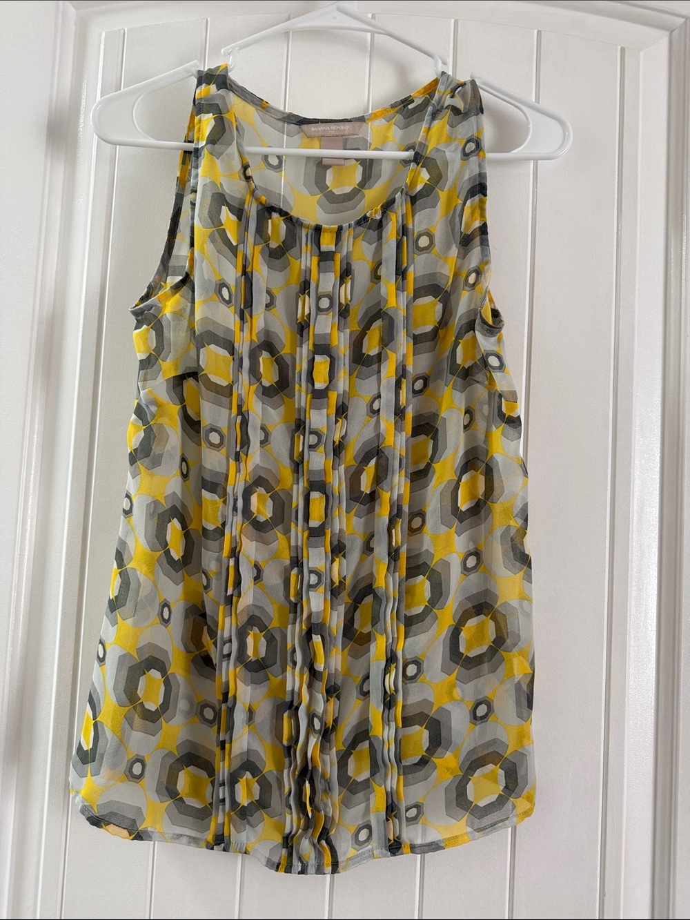 Banana Republic Yellow Gray Geometric Pleated Sleeveless Top